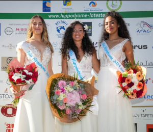 Les Miss Hippodrome 2025 La Teste de Buch avec leurs écharpes